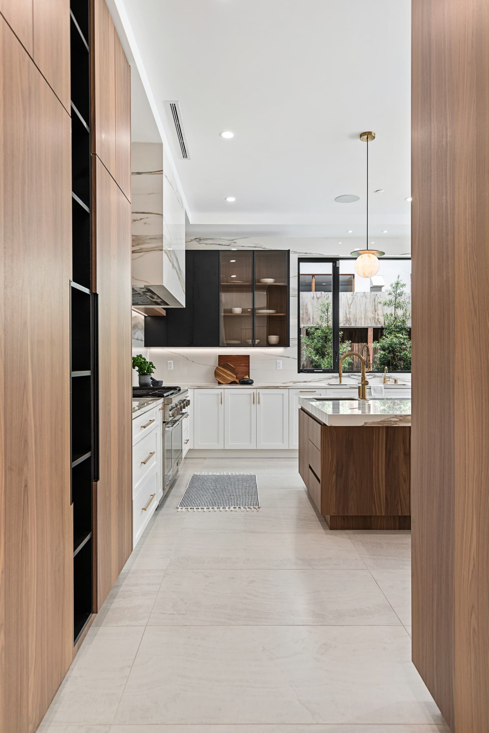 Kitchen Design | Brentwood Contemporary Residence | Brentwood, CA