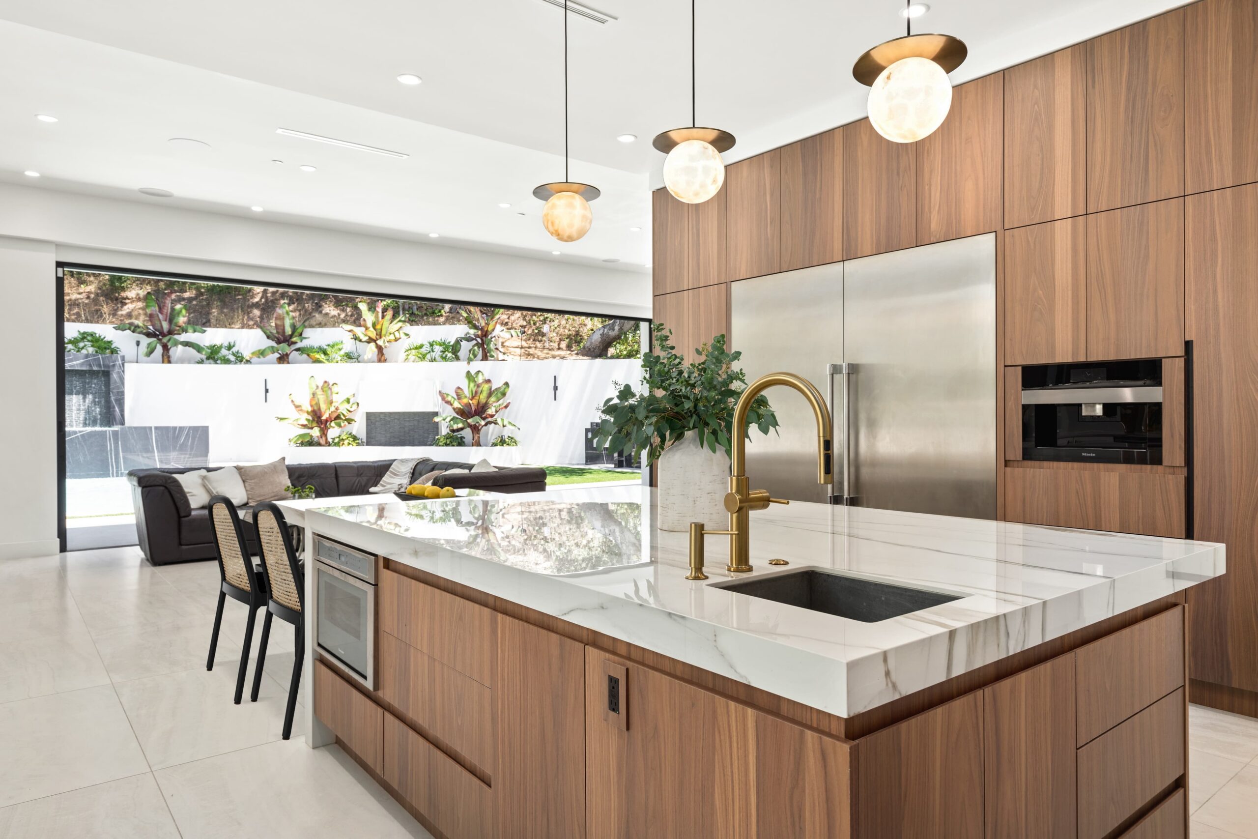 Kitchen Design | Brentwood Contemporary Residence | Brentwood, CA