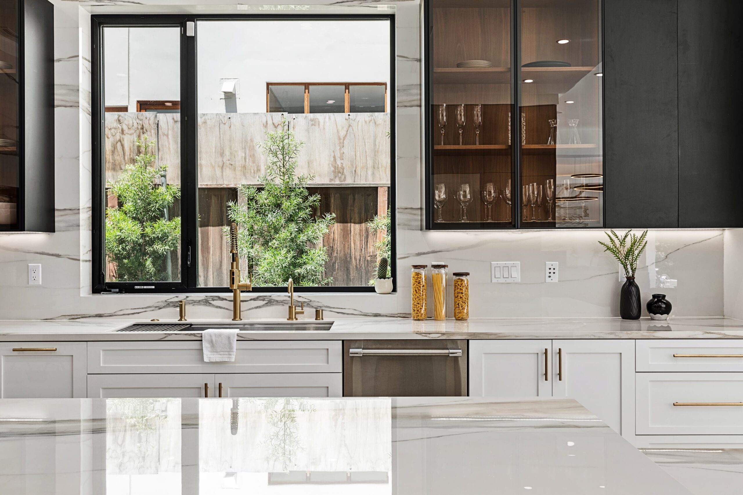 Kitchen Design | Brentwood Contemporary Residence | Brentwood, CA