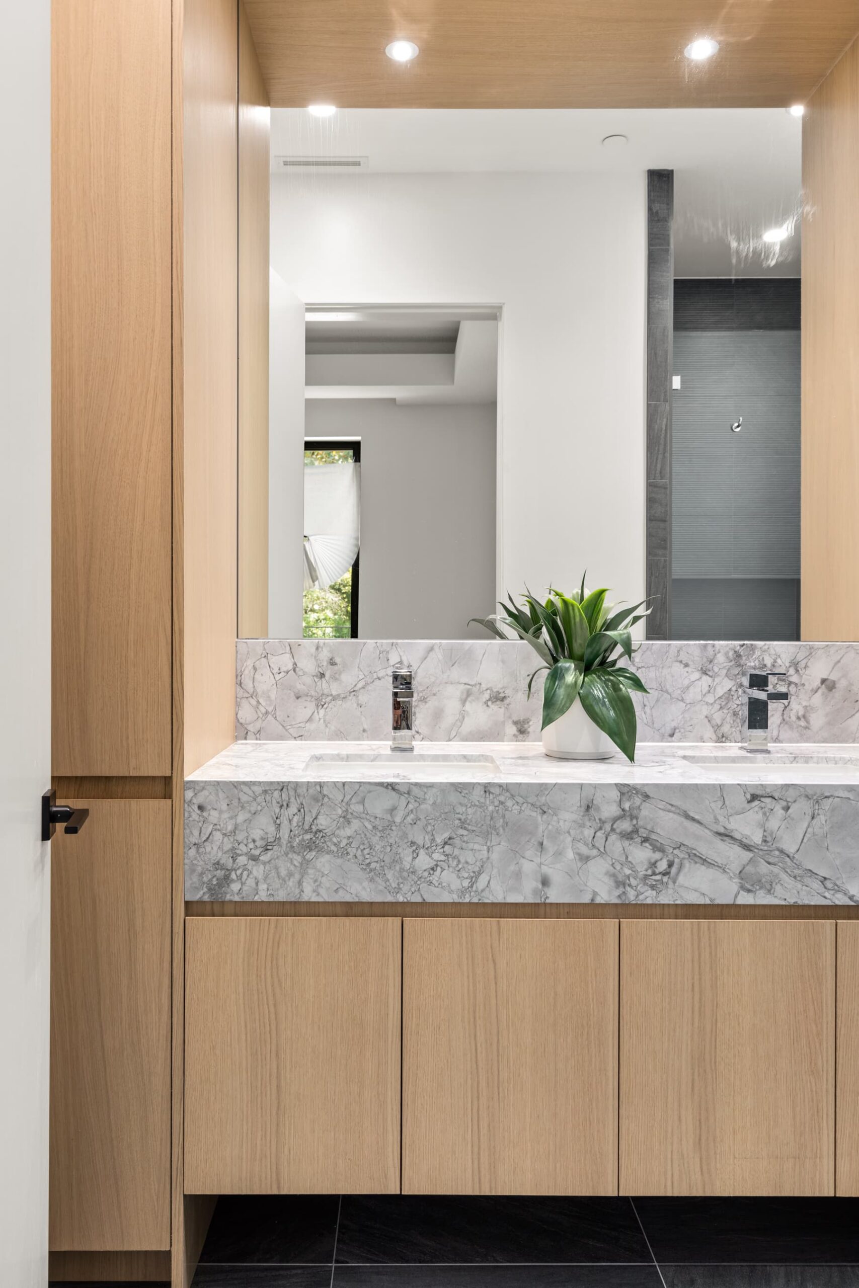 Bathroom Design | Brentwood Contemporary Residence | Brentwood, CA