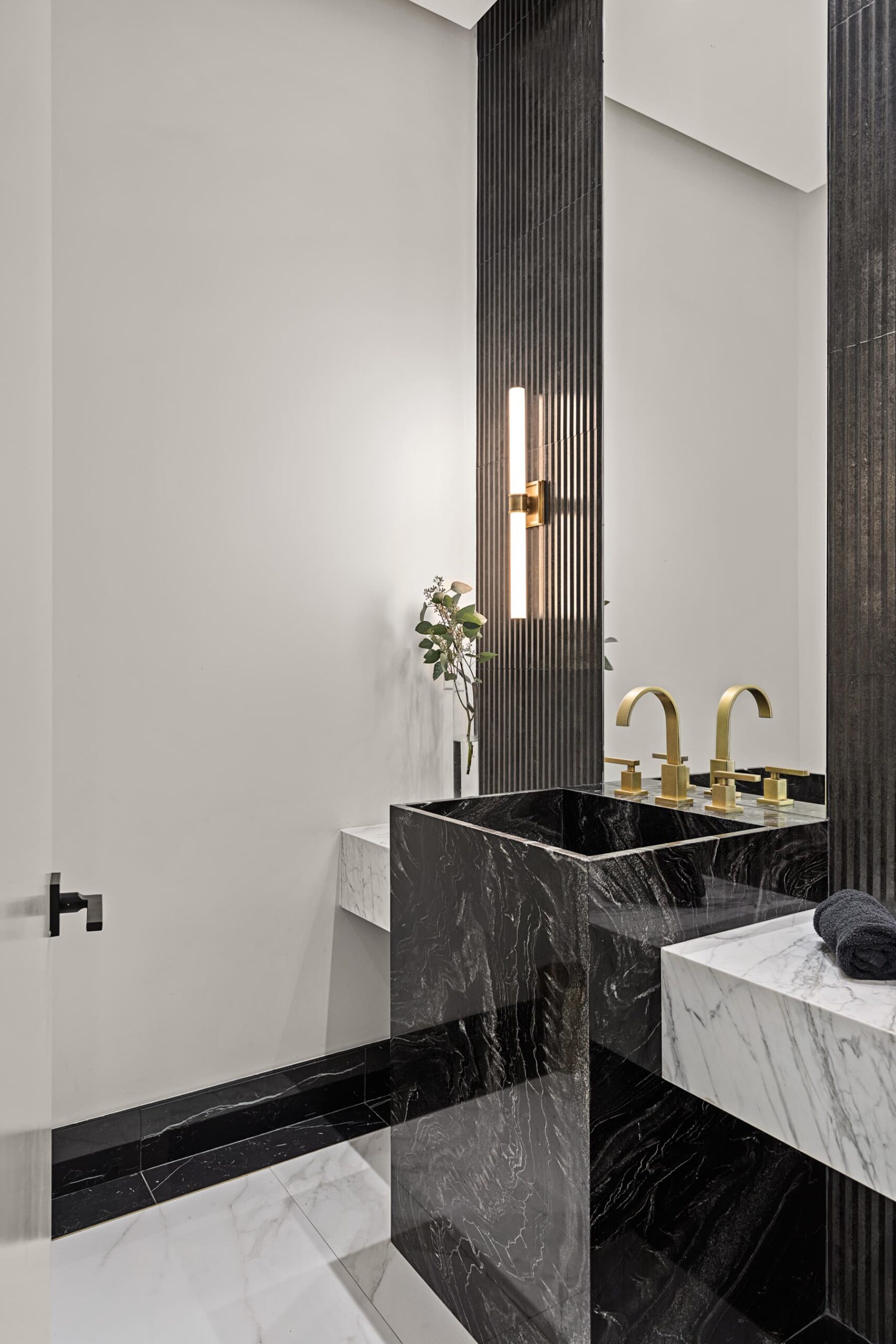 Powder Room Design | Brentwood Contemporary Residence | Brentwood, CA