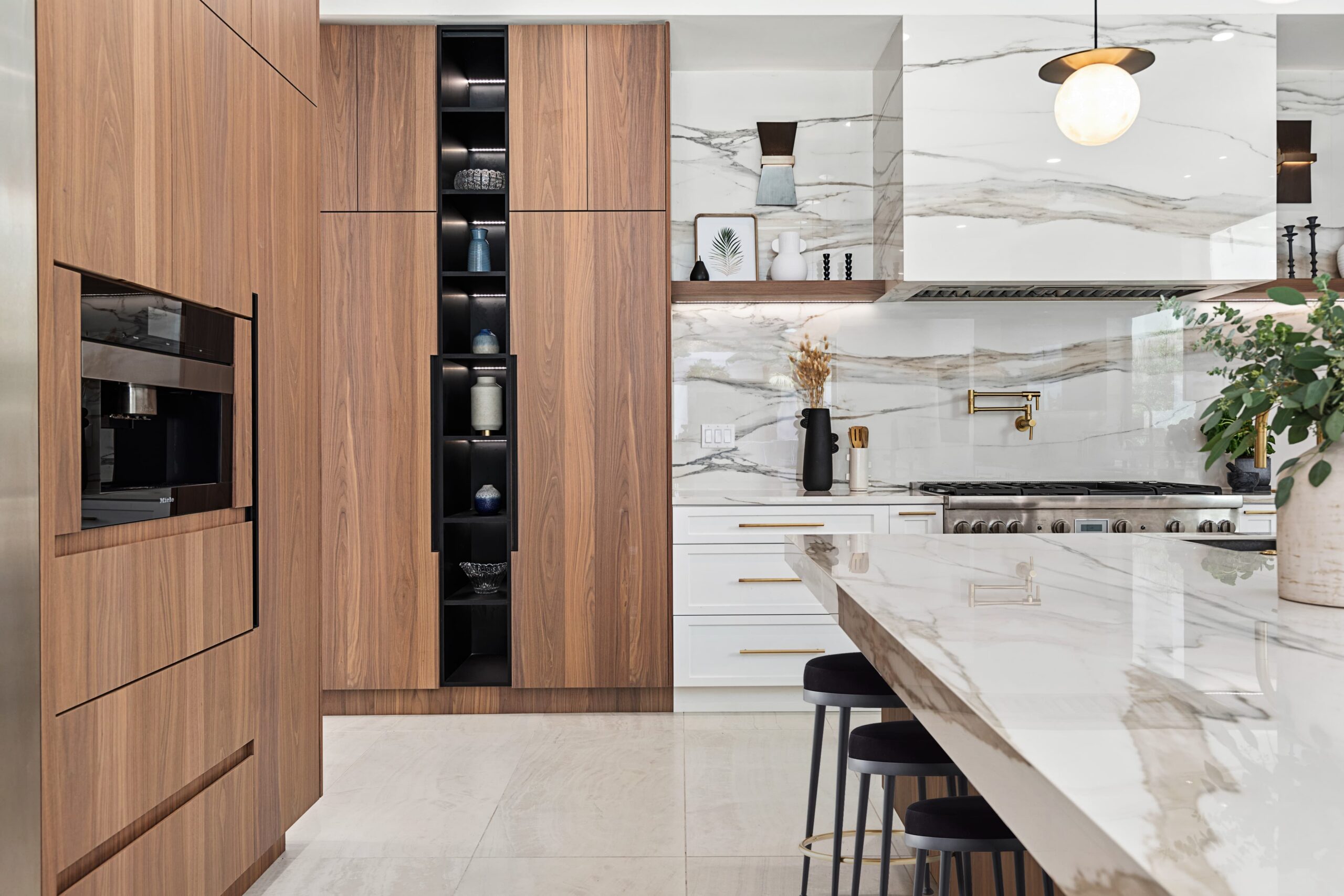 Kitchen Design | Brentwood Contemporary Residence | Brentwood, CA