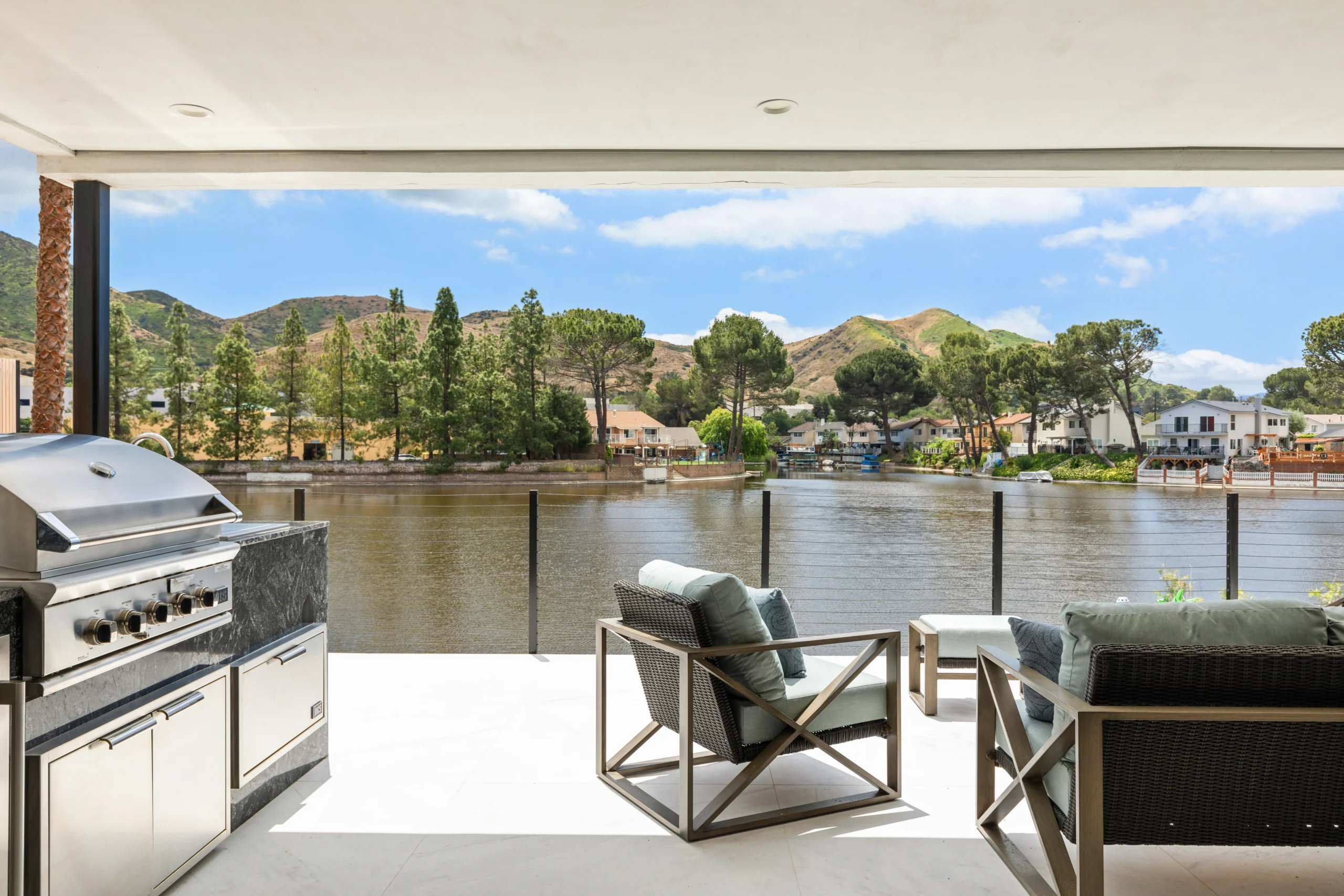 Balcony Outdoor Kitchen Lake View, Agoura Hills Interior Design, Interior Conception