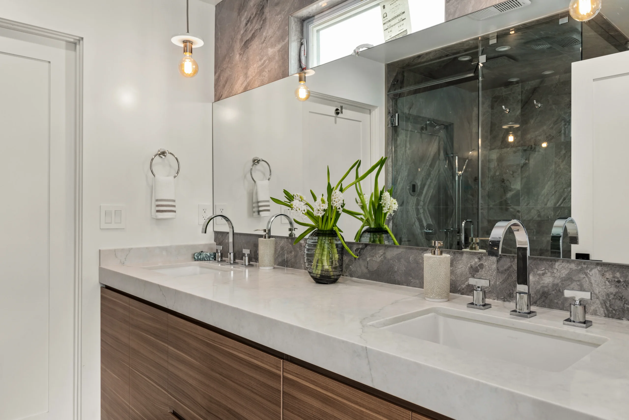 Bathroom Double Vanity Gray Stone Wall, Agoura Hills Interior Design, Interior Conception