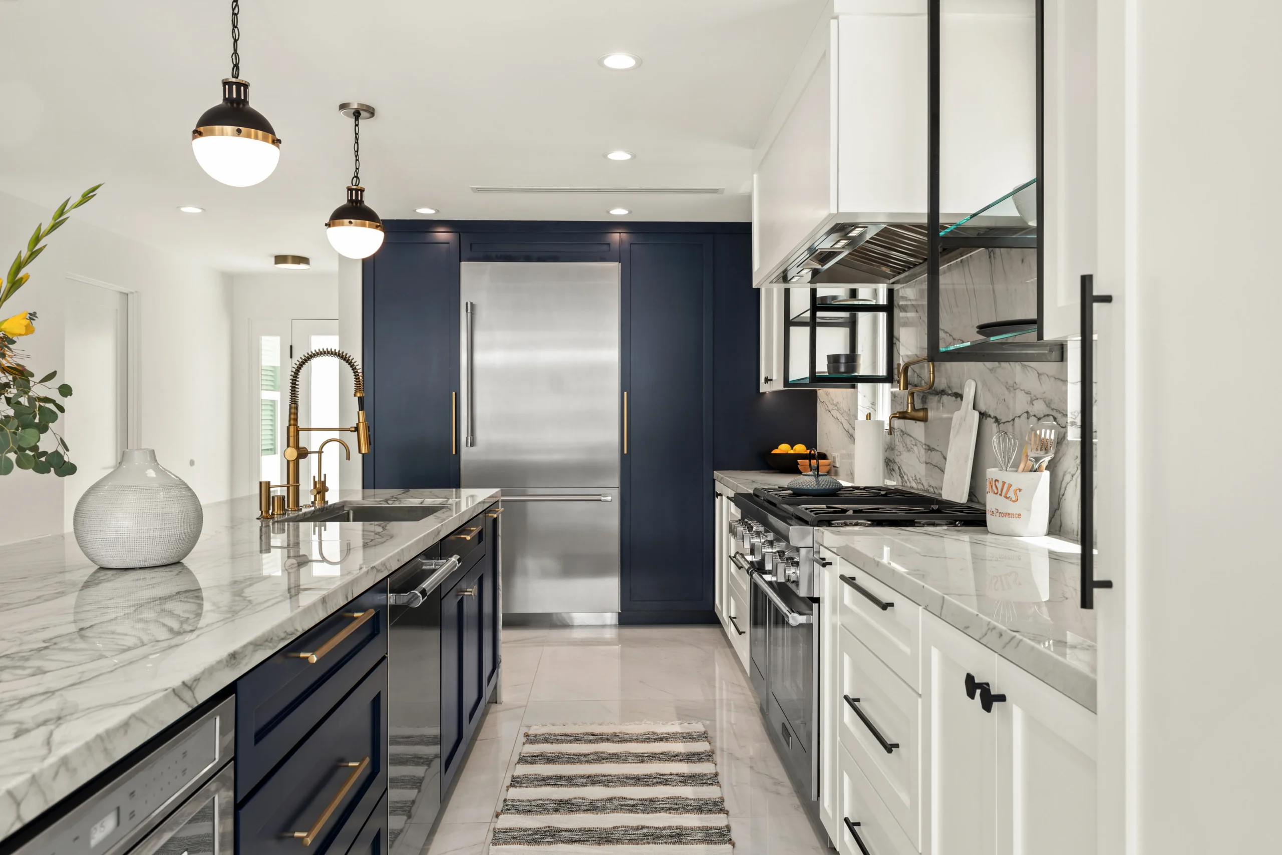 Kitchen Marble Island Blue Cabinetry, Agoura Hills Interior Design, Interior Conception