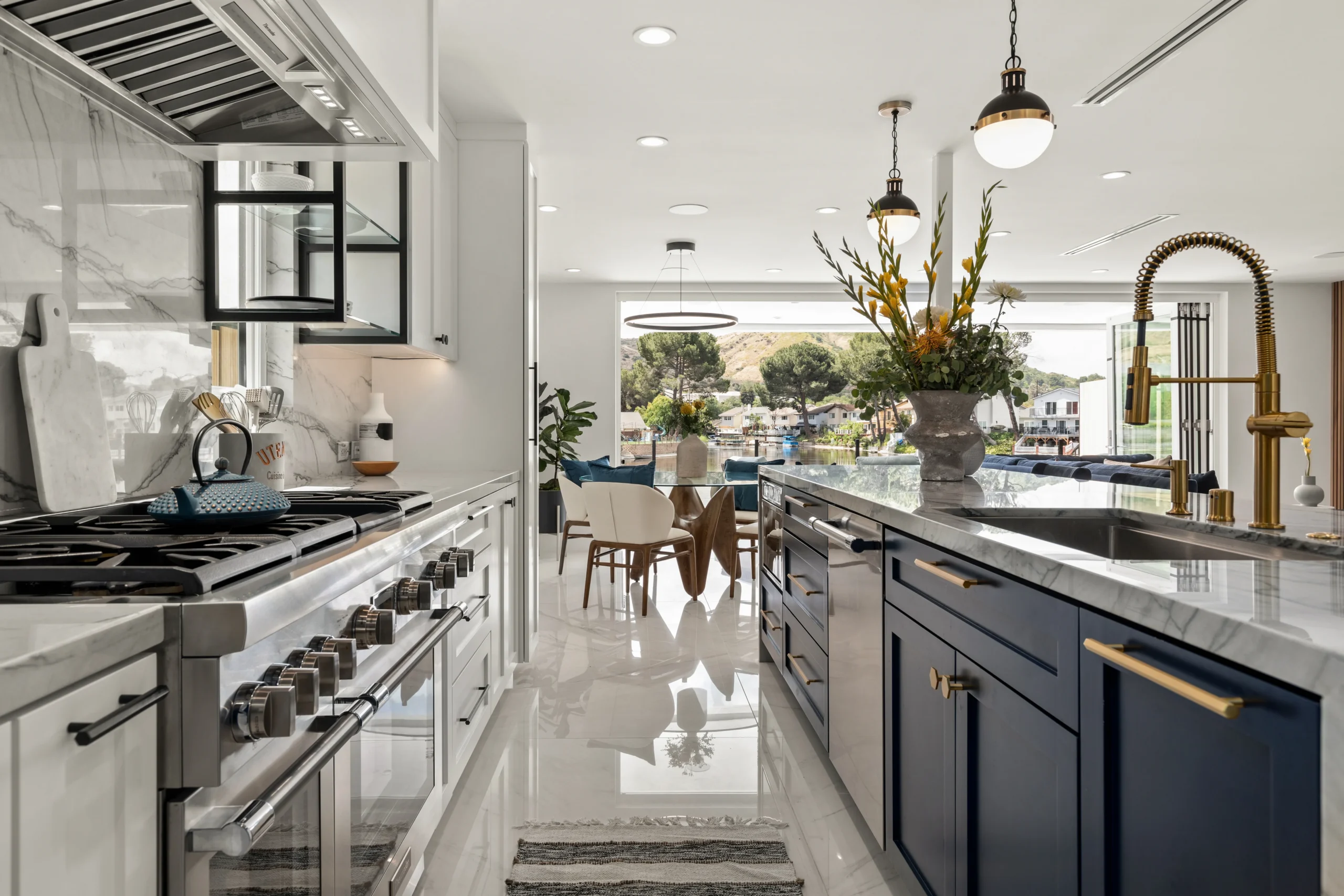Kitchen Range Marble Backsplash View, Agoura Hills Interior Design, Interior Conception