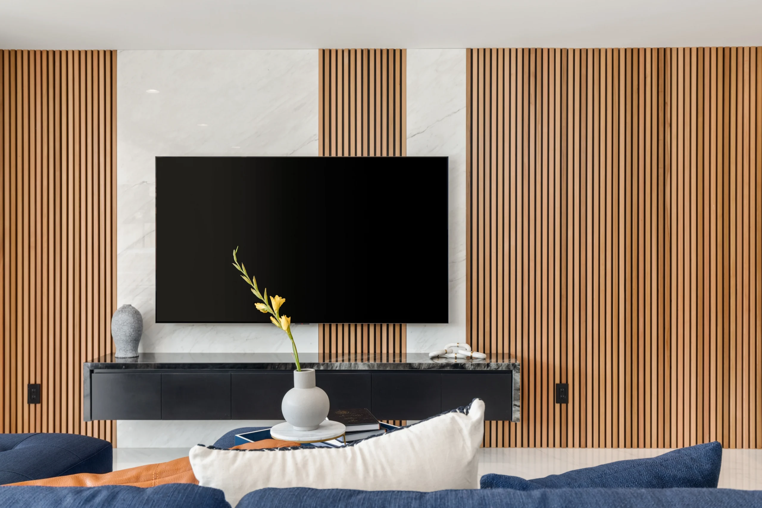 Living Room Wood Slat Tv Wall, Agoura Hills Interior Design, Interior Conception
