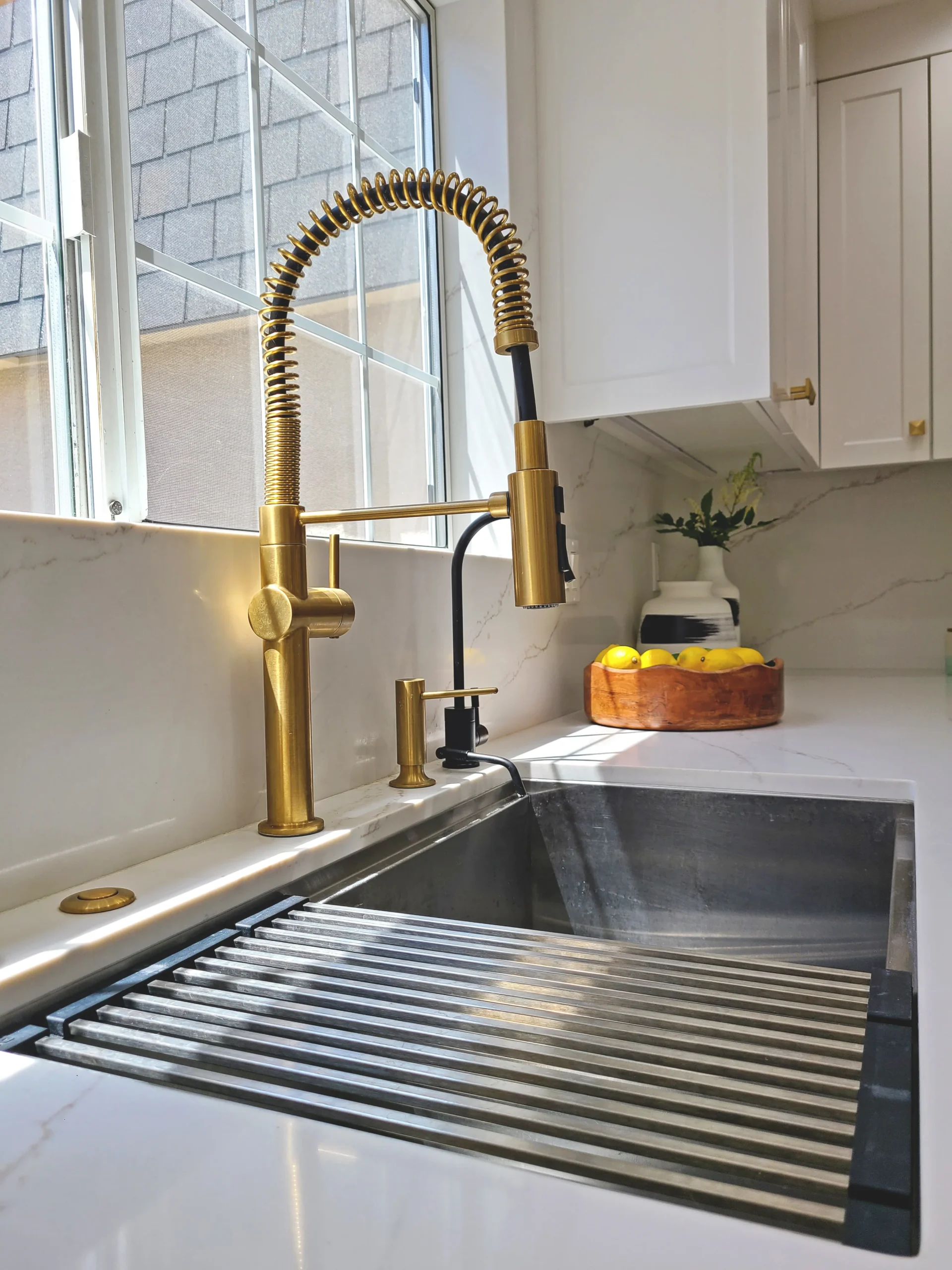 Kitchen Workstation Sink Brass Faucet Marble Countertop, Tarzana CA Interior Conception