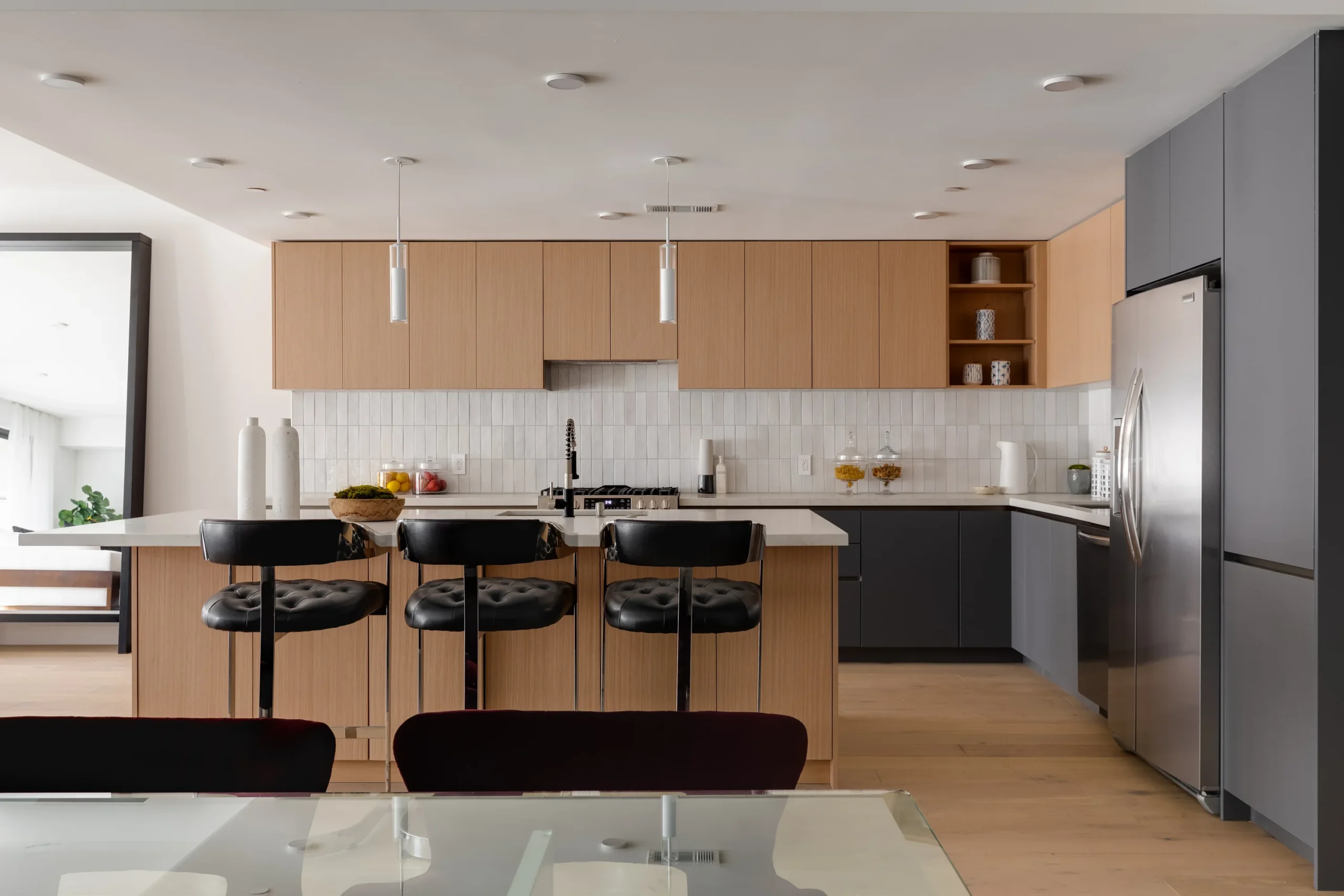 Kitchen Island Black Barstools, Los Angeles Interior Design, Interior Conception