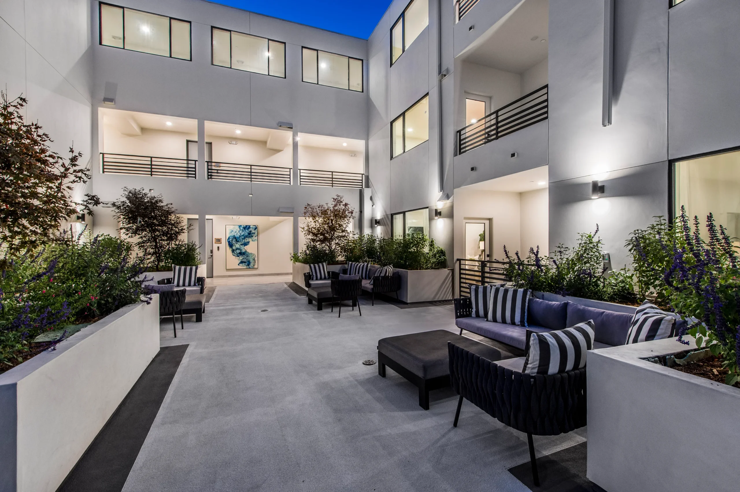 Multifamily Courtyard Seating Design, Los Angeles Interior Design, Interior Conception