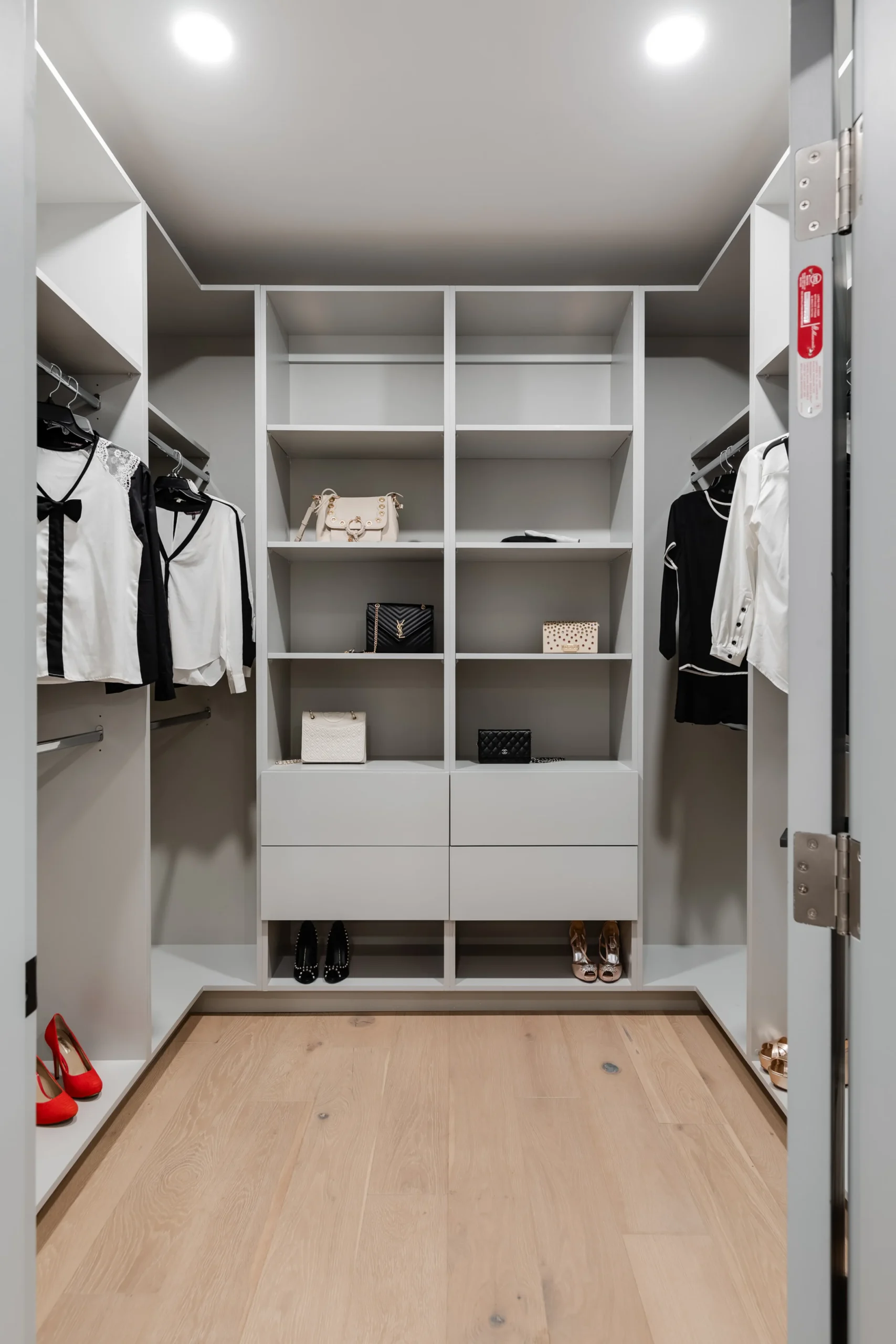 Walk In Closet Open Storage, Los Angeles Interior Design, Interior Conception