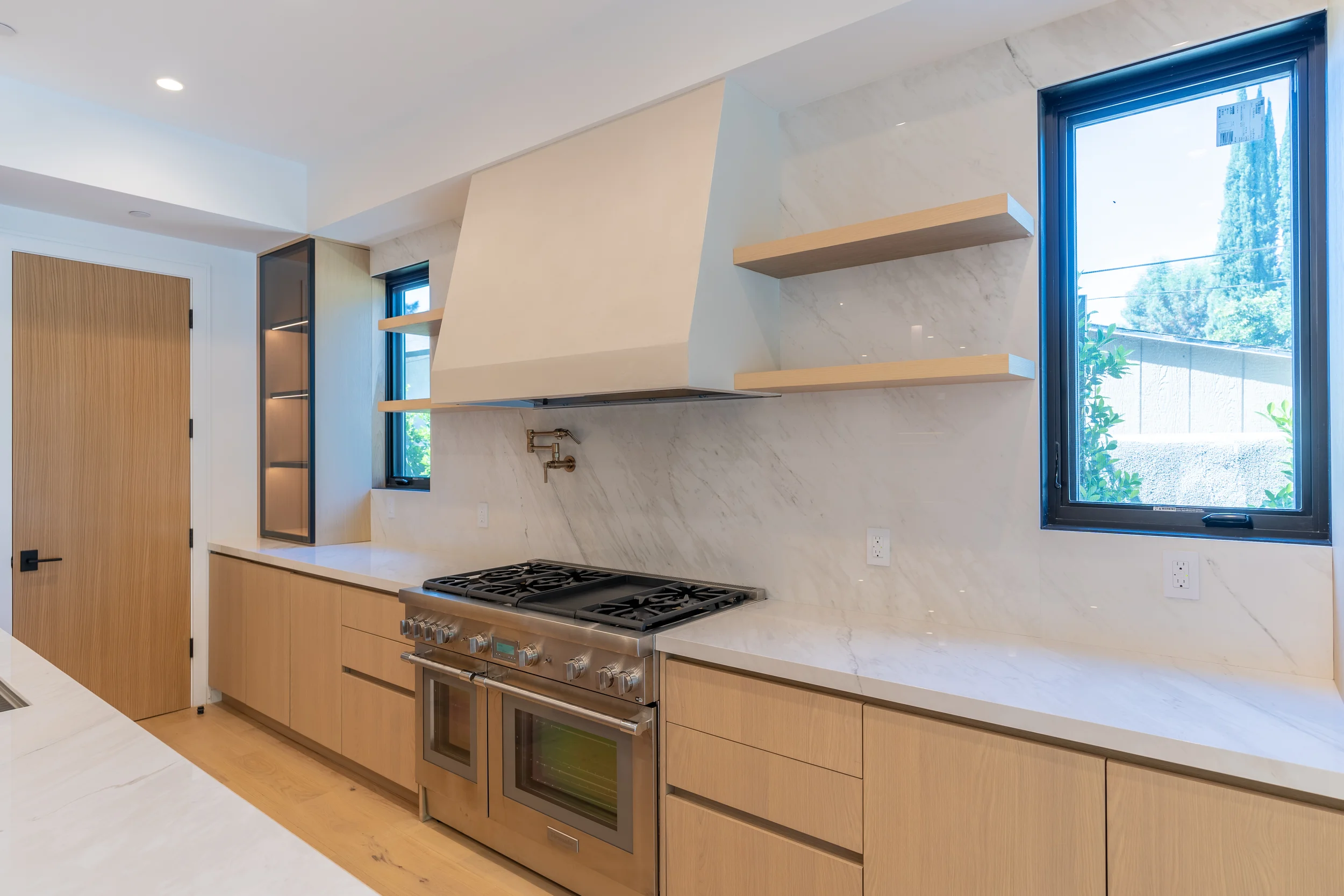 Kitchen Range Wall Wood Cabinetry, Sherman Oaks Interior Design, Interior Conception