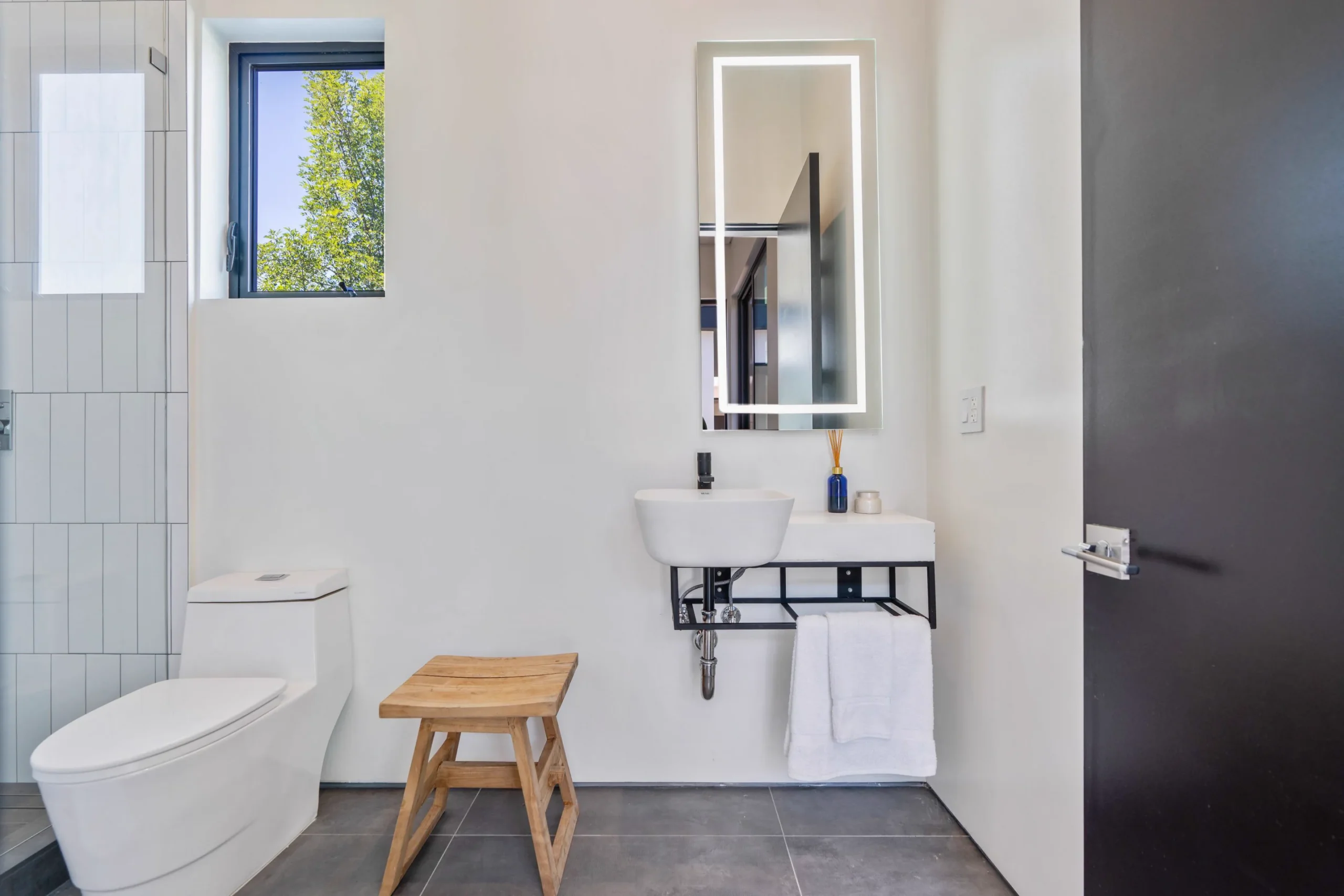 Bathroom Design | Interior Conception | Tarzana, CA