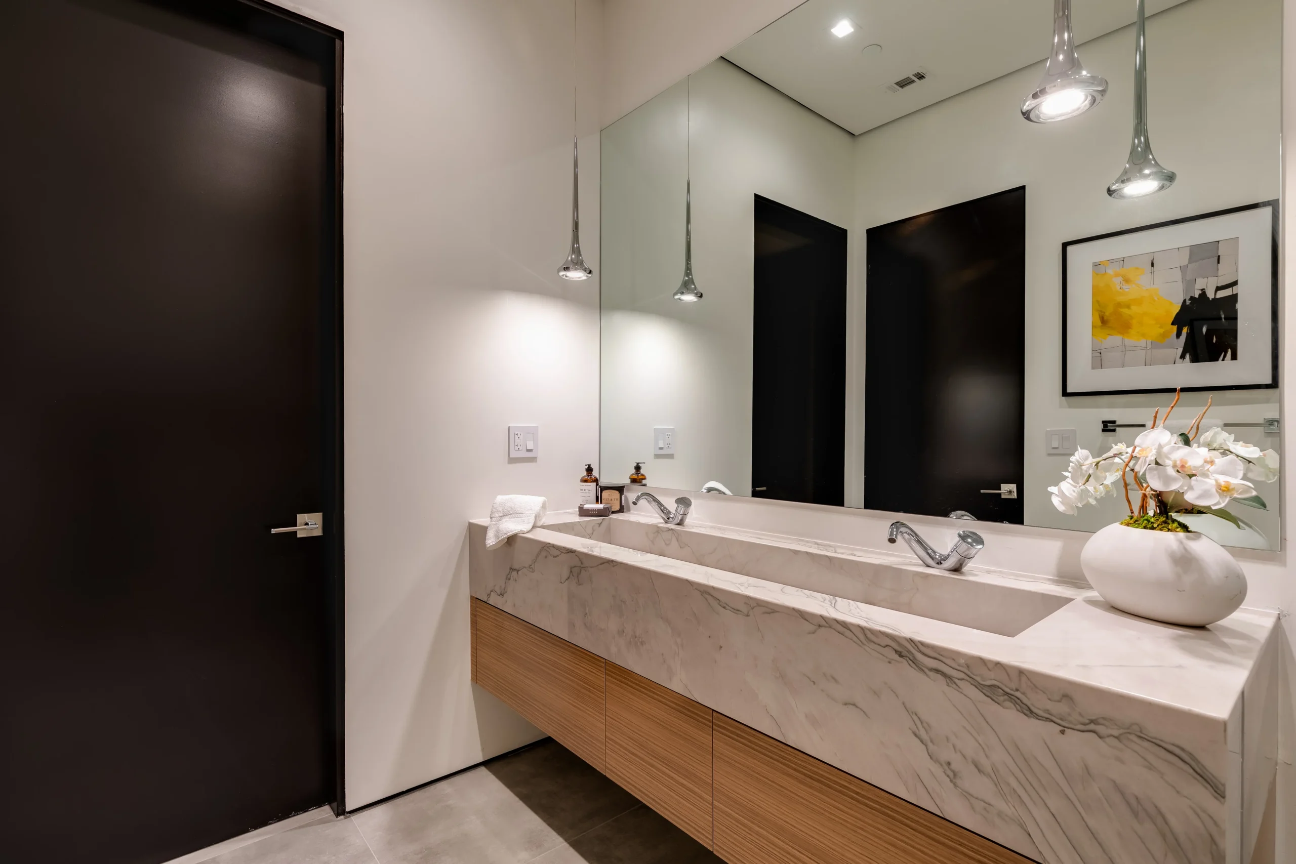 Interior Conception Tarzana Jr Master Bathroom| Interior Conception | Tarzana, CA