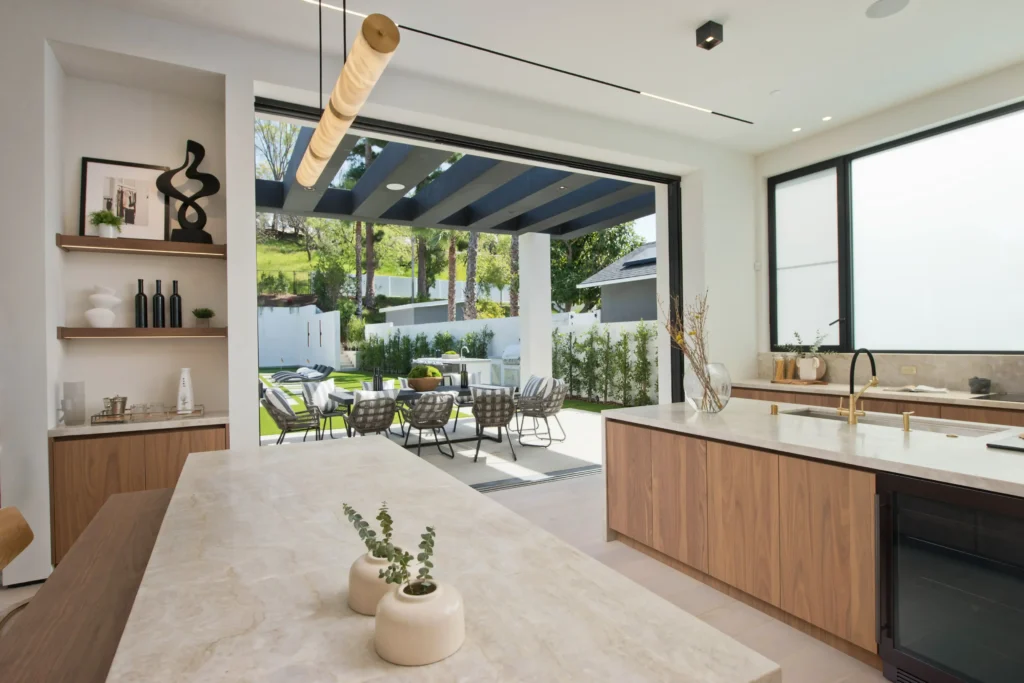 High-Performance Homes 2025: Energy-Efficient Features