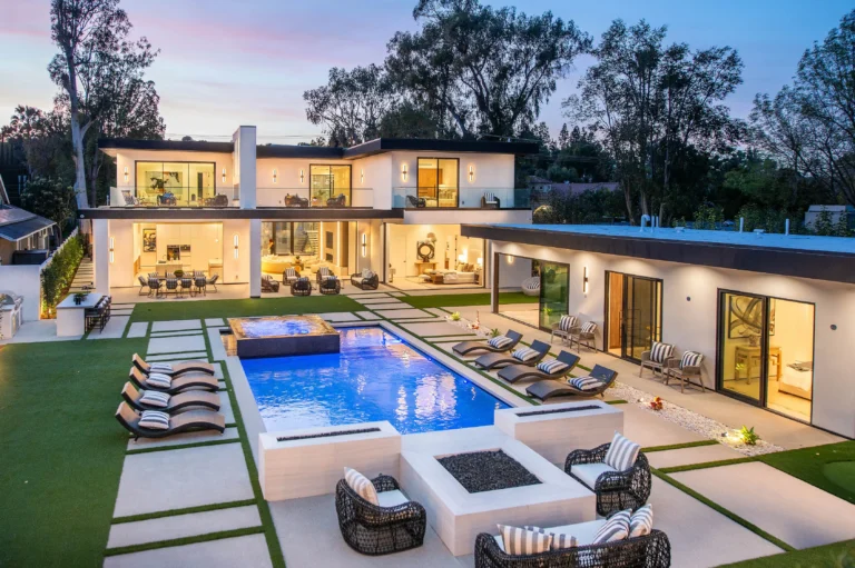 The New Pool: What Luxury Backyard Design Looks Like in 2026